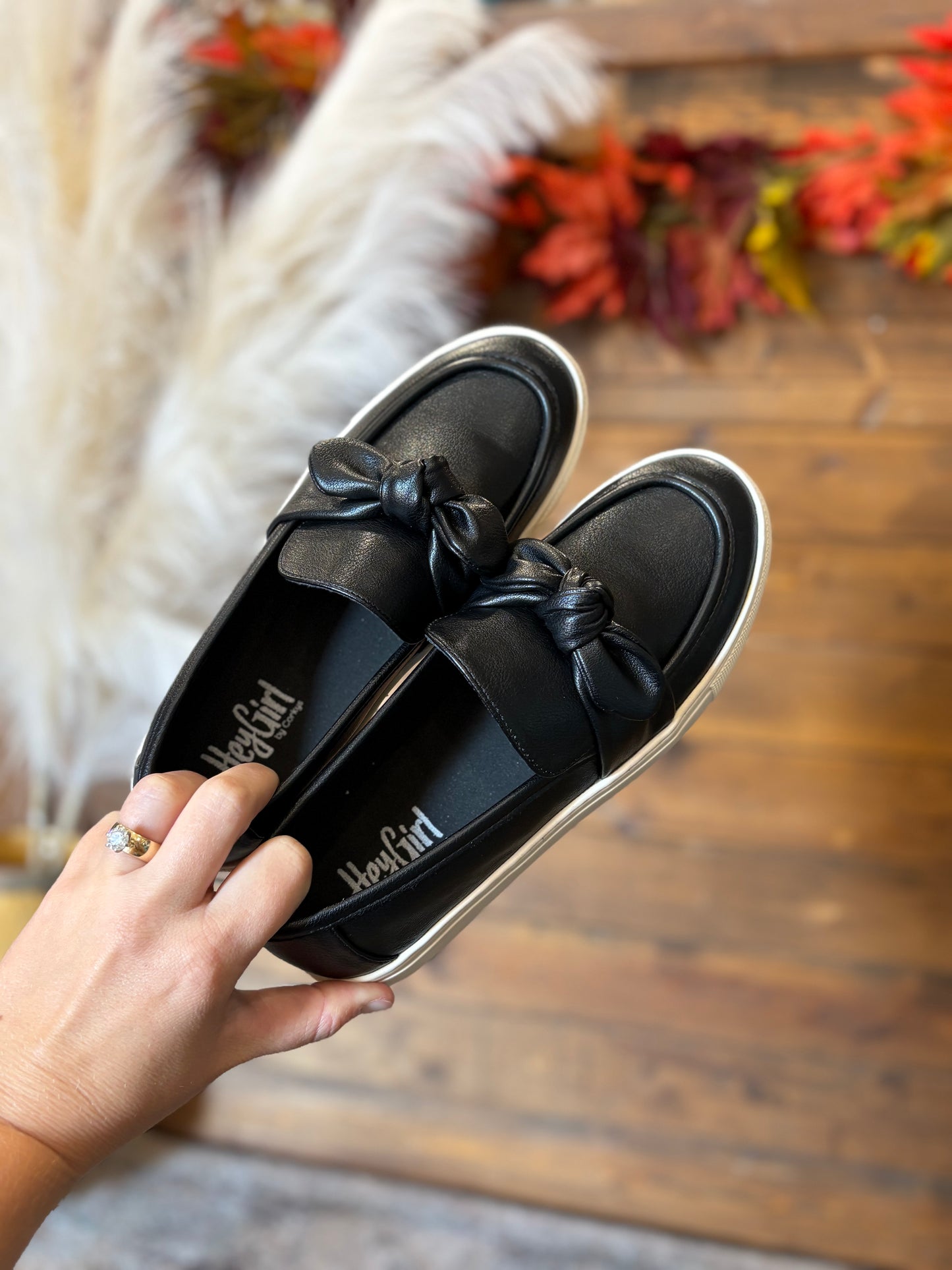 Bow Slip On Shoes - Black